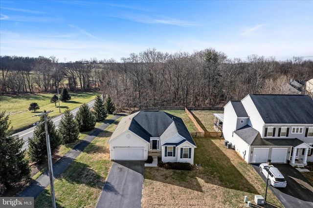 19 ODEN DR, Charles Town, WV 25414