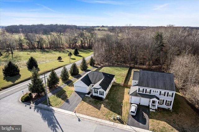 19 ODEN DR, Charles Town, WV 25414