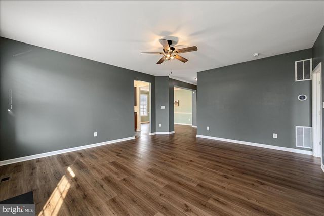 19 ODEN DR, Charles Town, WV 25414