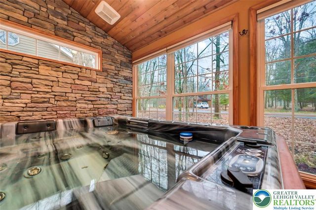 126 Eliot Lane, Penn Forest Twp, PA 18210