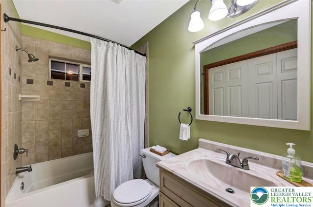 126 Eliot Lane, Penn Forest Twp, PA 18210