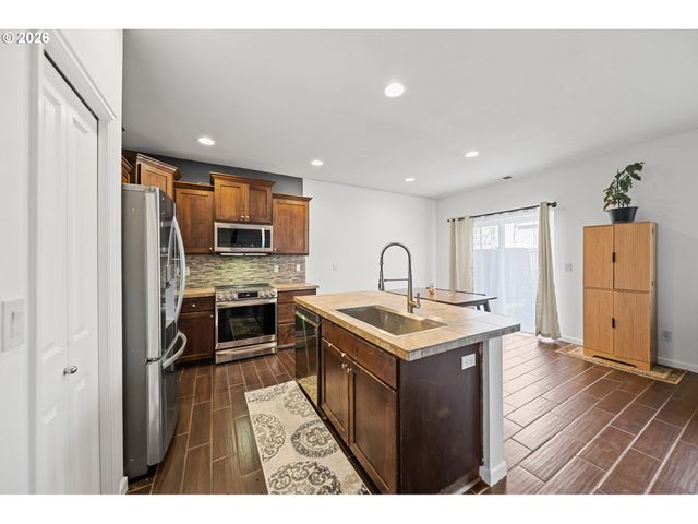 10095 Nw 307TH Ave, North Plains, OR 97133