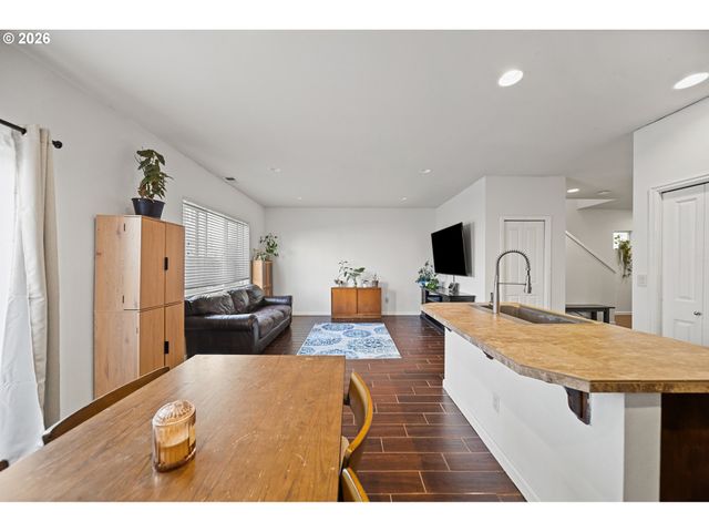 10095 Nw 307TH Ave, North Plains, OR 97133