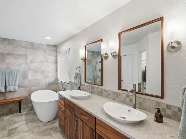 811 Maroon Peak Cir, Superior, CO 80027