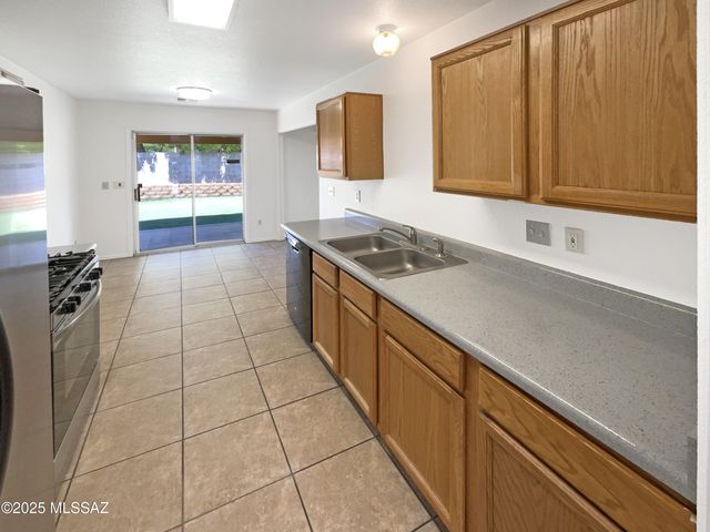 10061 E Paseo San Rosendo, Tucson, AZ 85747