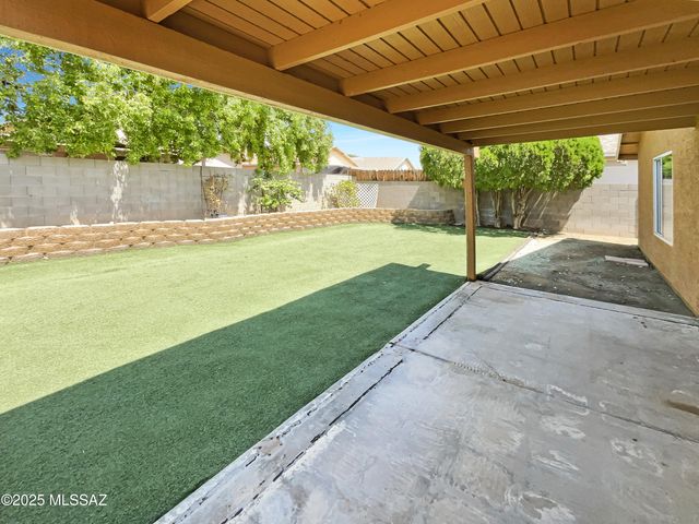 10061 E Paseo San Rosendo, Tucson, AZ 85747