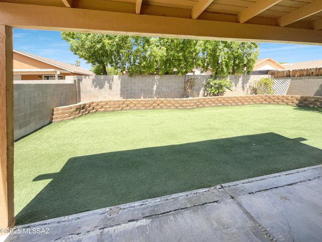 10061 E Paseo San Rosendo, Tucson, AZ 85747