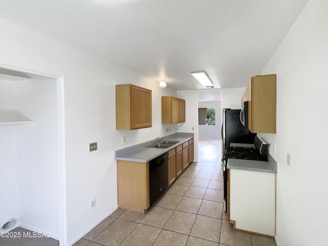 10061 E Paseo San Rosendo, Tucson, AZ 85747