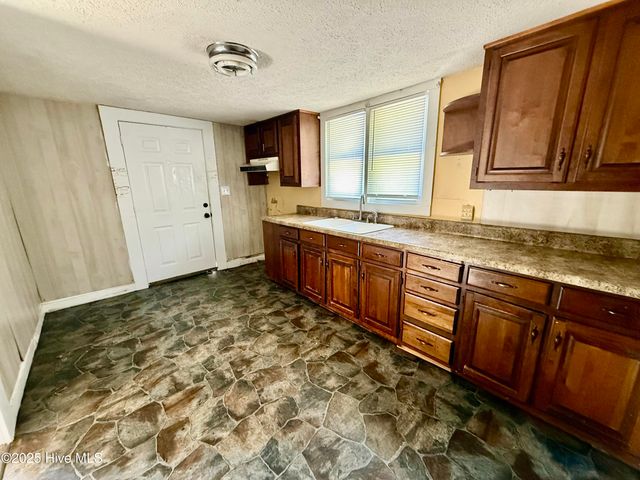 1215 Roberdel Road, Rockingham, NC 28379