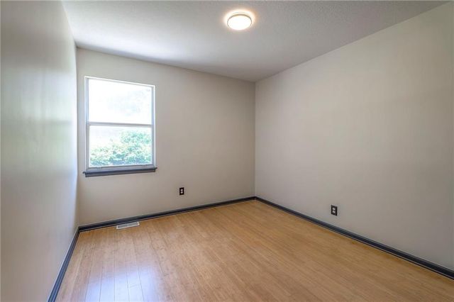 405 17th Avenue S, Greenwood, MO 64034