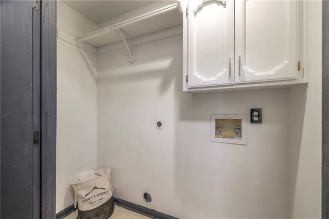 405 17th Avenue S, Greenwood, MO 64034