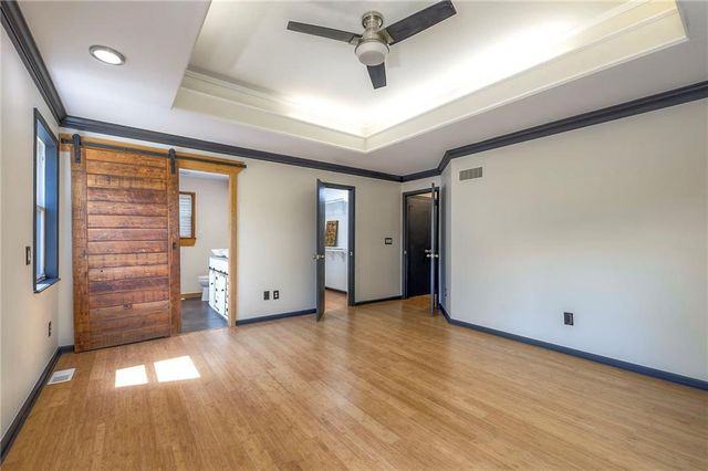 405 17th Avenue S, Greenwood, MO 64034