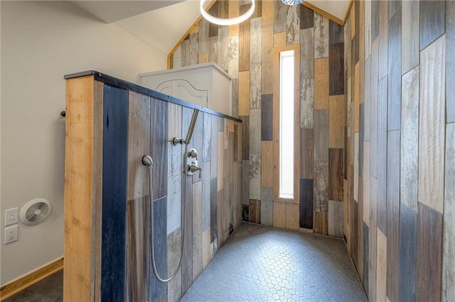 405 17th Avenue S, Greenwood, MO 64034