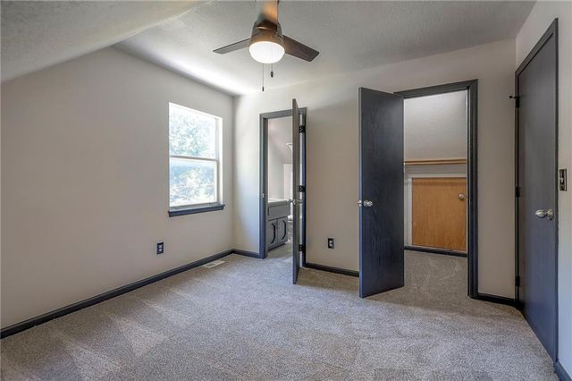 405 17th Avenue S, Greenwood, MO 64034