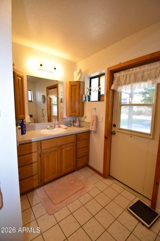 4310 N Lake View Drive, Rimrock, AZ 86335