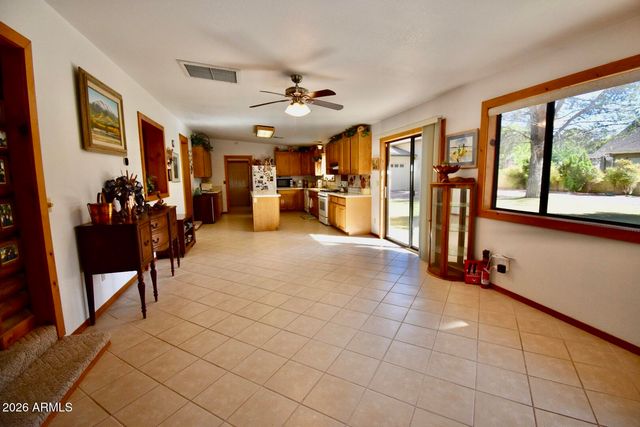 4310 N Lake View Drive, Rimrock, AZ 86335