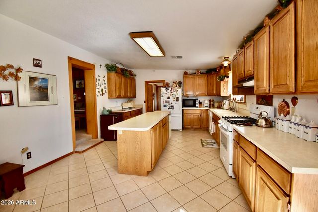 4310 N Lake View Drive, Rimrock, AZ 86335