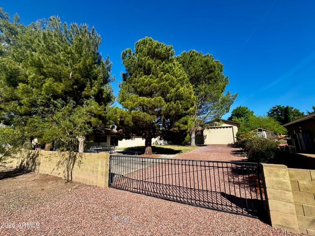 4310 N Lake View Drive, Rimrock, AZ 86335