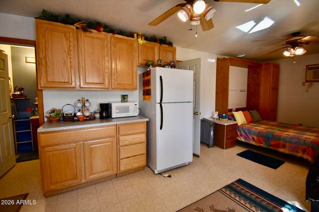 4310 N Lake View Drive, Rimrock, AZ 86335