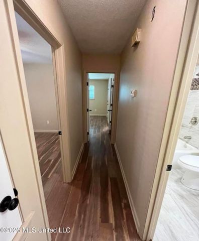 2336 Castle Hill Drive, Jackson, MS 39204