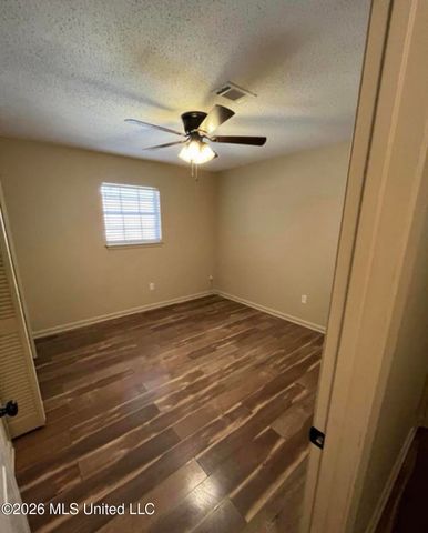 2336 Castle Hill Drive, Jackson, MS 39204