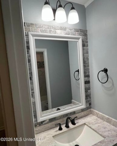 2336 Castle Hill Drive, Jackson, MS 39204