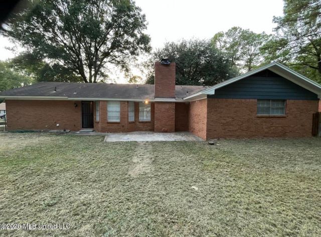 2336 Castle Hill Drive, Jackson, MS 39204