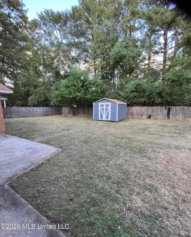 2336 Castle Hill Drive, Jackson, MS 39204