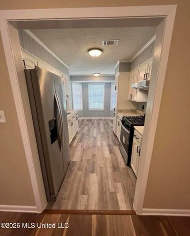 2336 Castle Hill Drive, Jackson, MS 39204