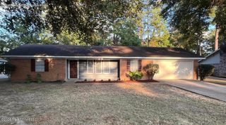 2336 Castle Hill Drive, Jackson, MS 39204