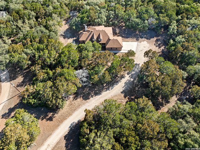 489 Lakeside Dr, Lakehills, TX 78063