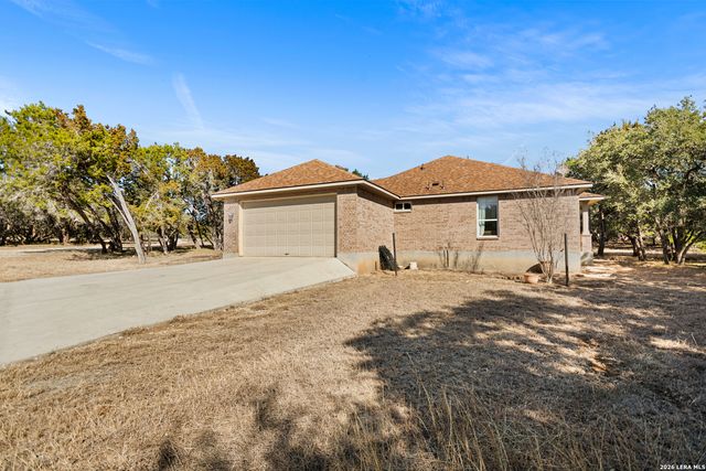 489 Lakeside Dr, Lakehills, TX 78063