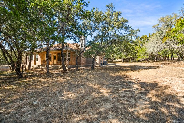 489 Lakeside Dr, Lakehills, TX 78063