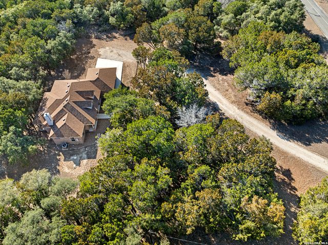 489 Lakeside Dr, Lakehills, TX 78063