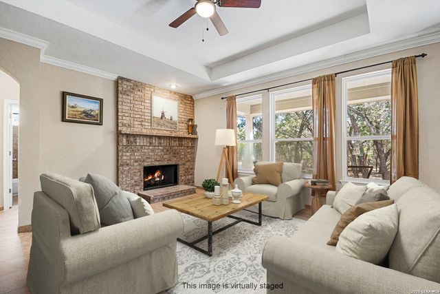 489 Lakeside Dr, Lakehills, TX 78063