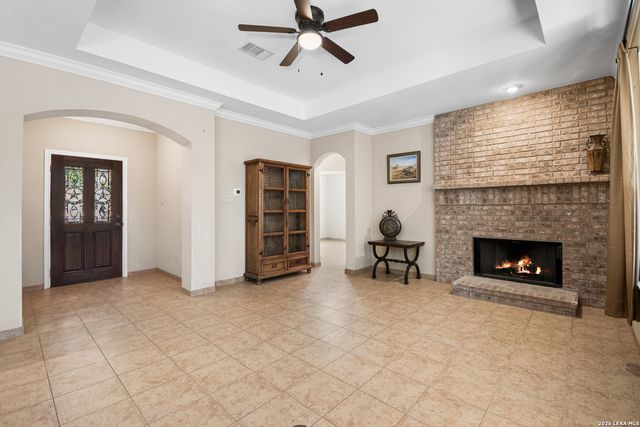 489 Lakeside Dr, Lakehills, TX 78063