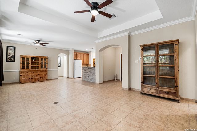 489 Lakeside Dr, Lakehills, TX 78063