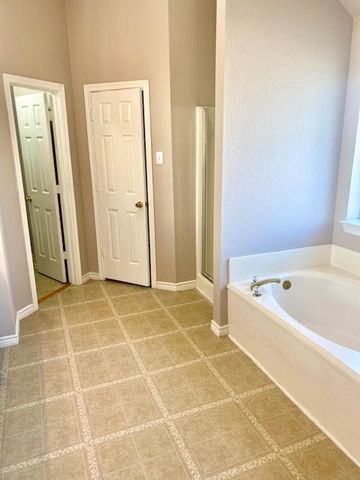 5619 Andalusia Trail, Arlington, TX 76017