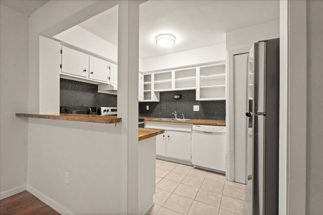 5305 Fleetwood Oaks Drive 274, Dallas, TX 75235