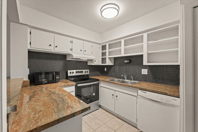 5305 Fleetwood Oaks Drive 274, Dallas, TX 75235