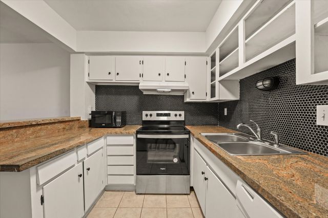 5305 Fleetwood Oaks Drive 274, Dallas, TX 75235