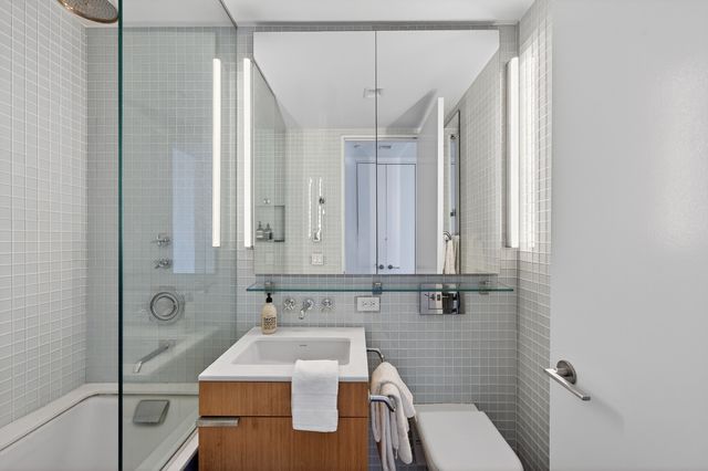 57 Irving Pl Fl 5, New York City, NY 10003