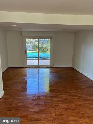 2284 FOUR SEASONS DR, Gambrills, MD 21054