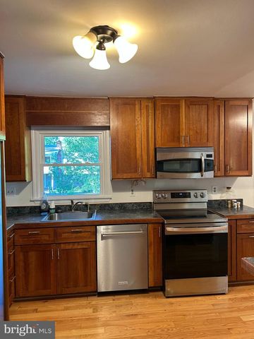 2284 FOUR SEASONS DR, Gambrills, MD 21054