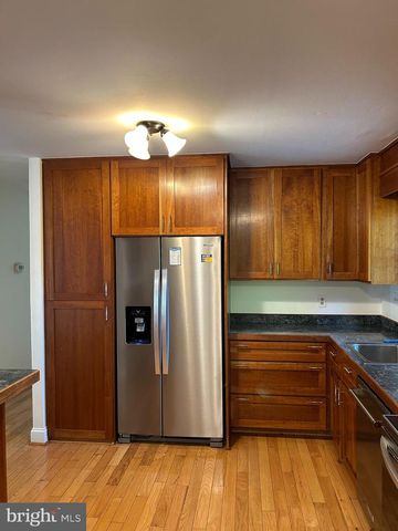 2284 FOUR SEASONS DR, Gambrills, MD 21054