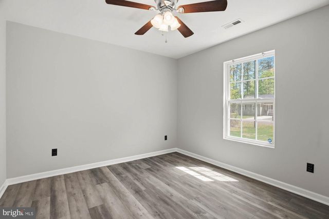 283 SHOREWOOD DR, Colonial Beach, VA 22443