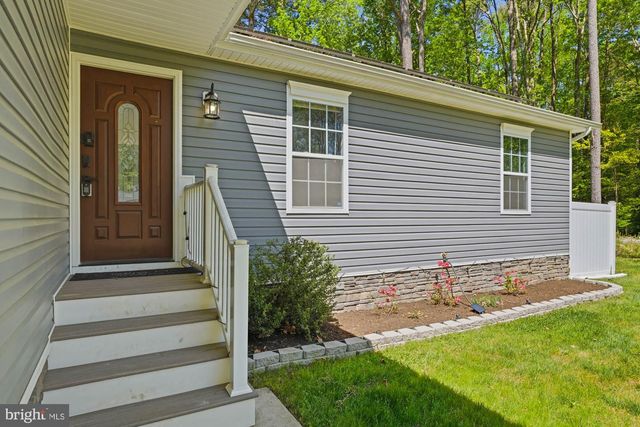 283 SHOREWOOD DR, Colonial Beach, VA 22443
