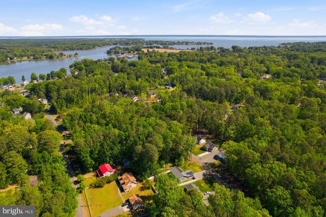 283 SHOREWOOD DR, Colonial Beach, VA 22443