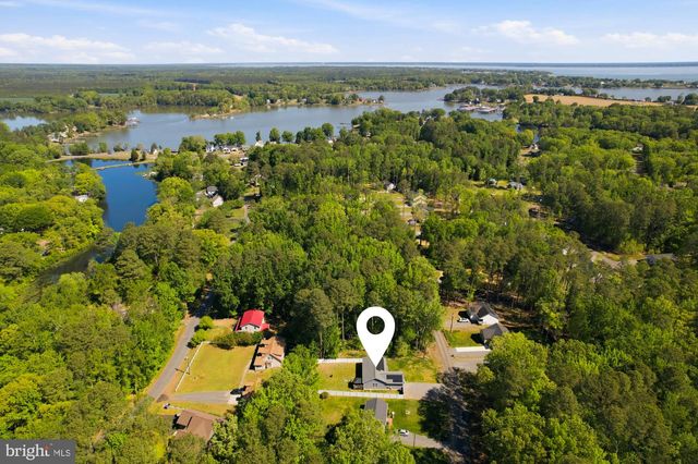 283 SHOREWOOD DR, Colonial Beach, VA 22443