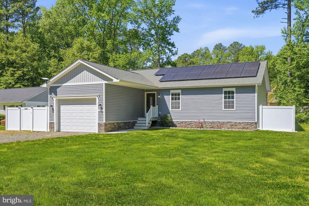 283 SHOREWOOD DR, Colonial Beach, VA 22443